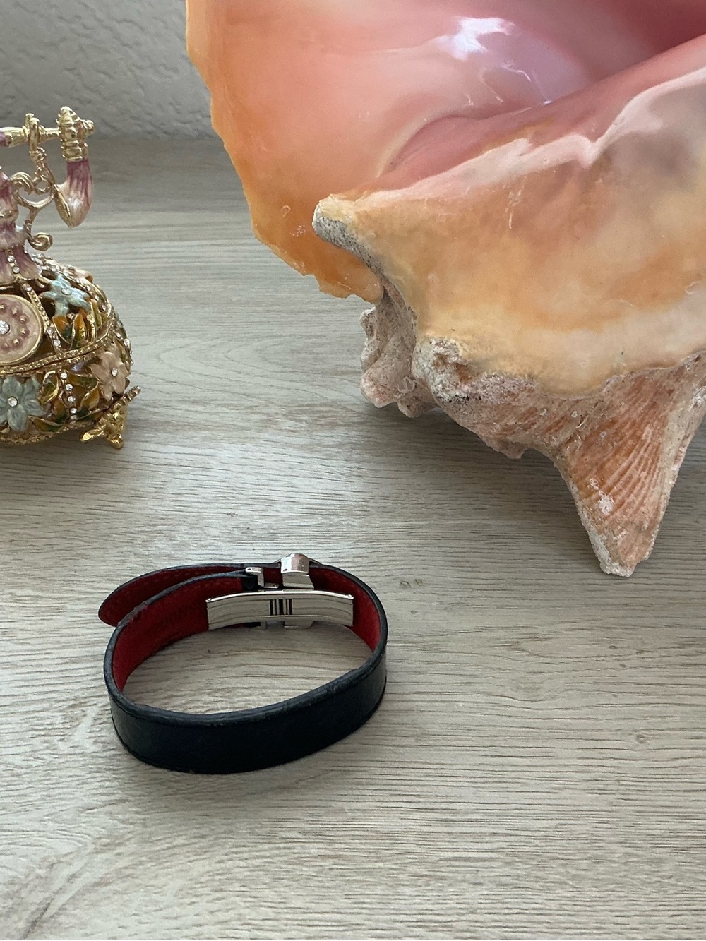 Louis Vuitton Black Leather Flower Snap Bracelet with Red Lining - Picture 2 of 7